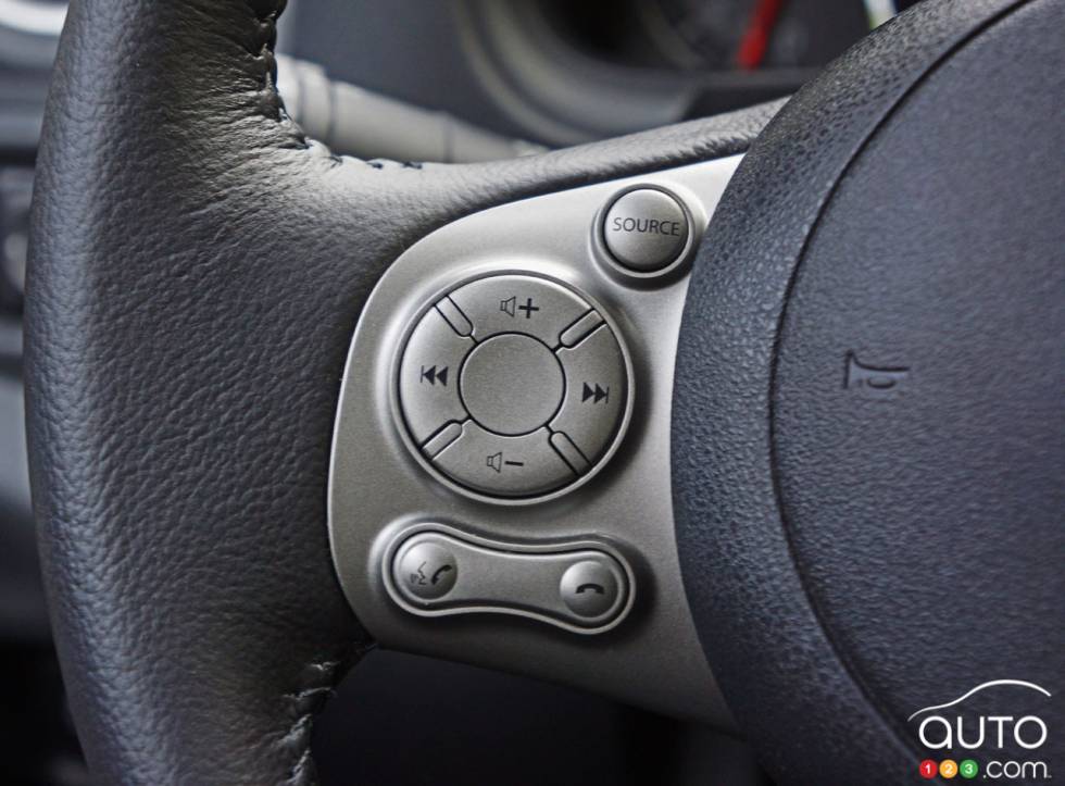 2016 Nissan Micra SR steering wheel mounted audio controls
