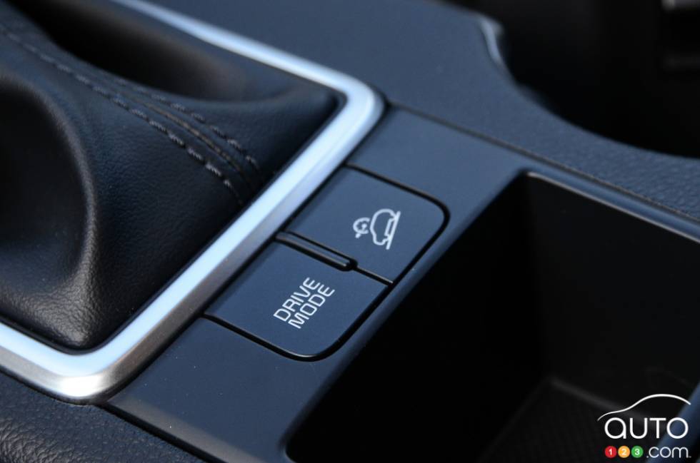 2017 Kia Sportage driving mode controls
