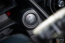 Bouton de démarrage et arrêt du moteur de la Mazda CX-3 2016