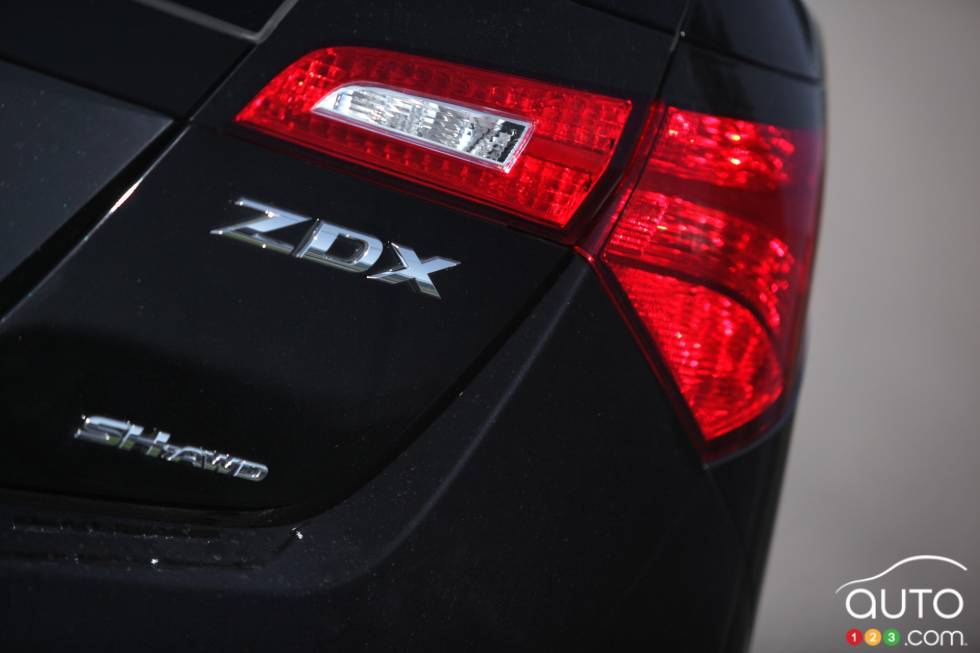 Logo details under the rear right taillight
