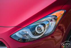 2016 Hyundai Elantra GT Limited headlight