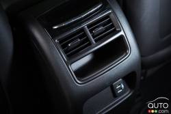 Climatisation de la banquette arrière de la Cadillac XT5 2016