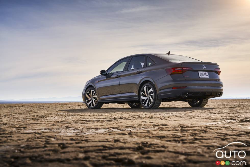 2019 Volkswagen Jetta GLI debuts at the Chicago Auto Show: 3/4 rear view