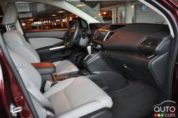 2016 Honda CR-V interior front