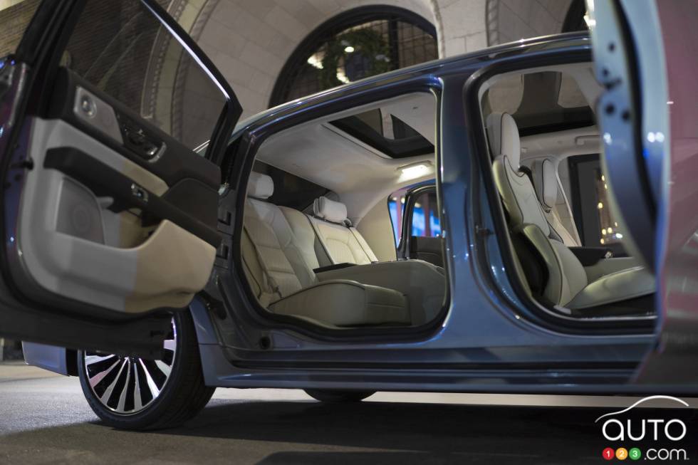 Introducing the 2019 Lincoln Continental Coach Door Edition
