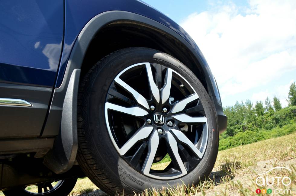 We drive the 2022 Honda Pilot Touring