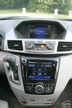 Console centrale de la Honda Odyssey Touring 2016