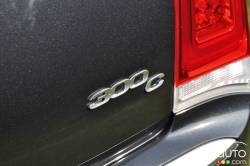 2016 Chrysler 300 C model badge