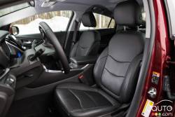 2016 Chevrolet Volt front seats