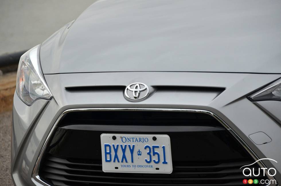 Calandre avant de la Toyota Yaris 2016