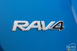 Écusson du modèle du Toyota RAV4 Hybrid 2016