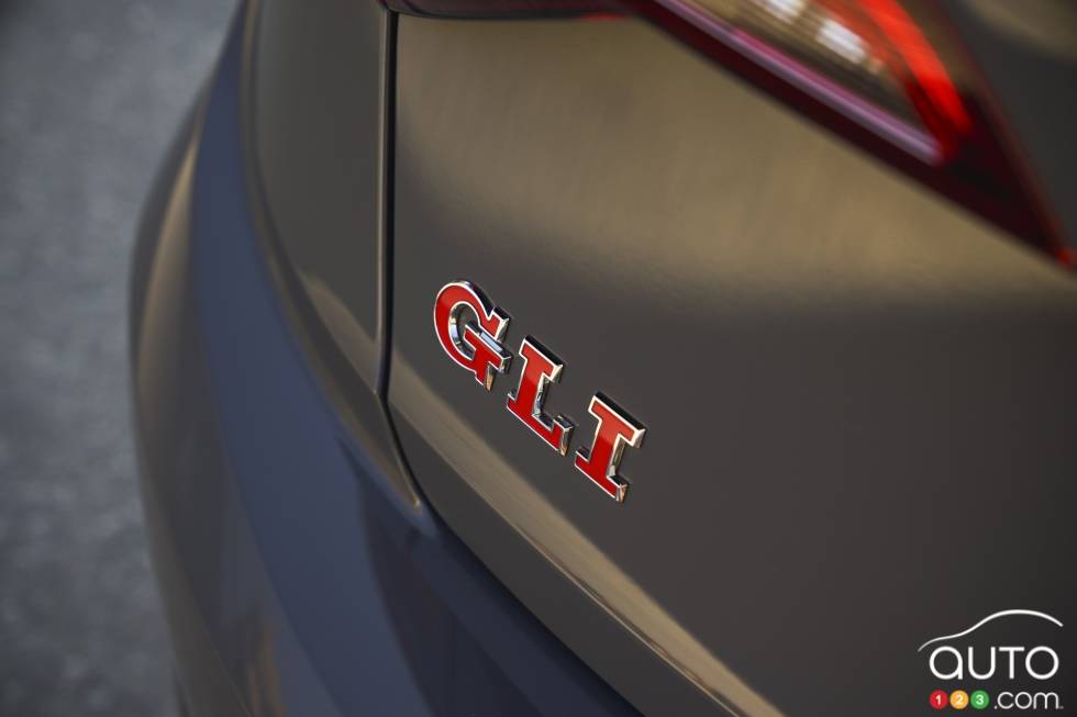 2019 Volkswagen Jetta GLI debuts at the Chicago Auto Show: Logo