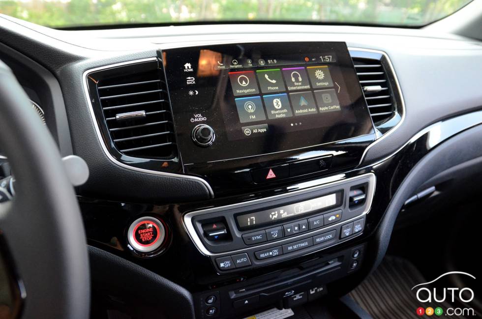 We drive the 2022 Honda Pilot Touring