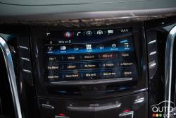 2016 Cadillac Escalade infotainement display