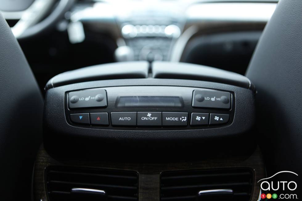 Rear air conditionning controls