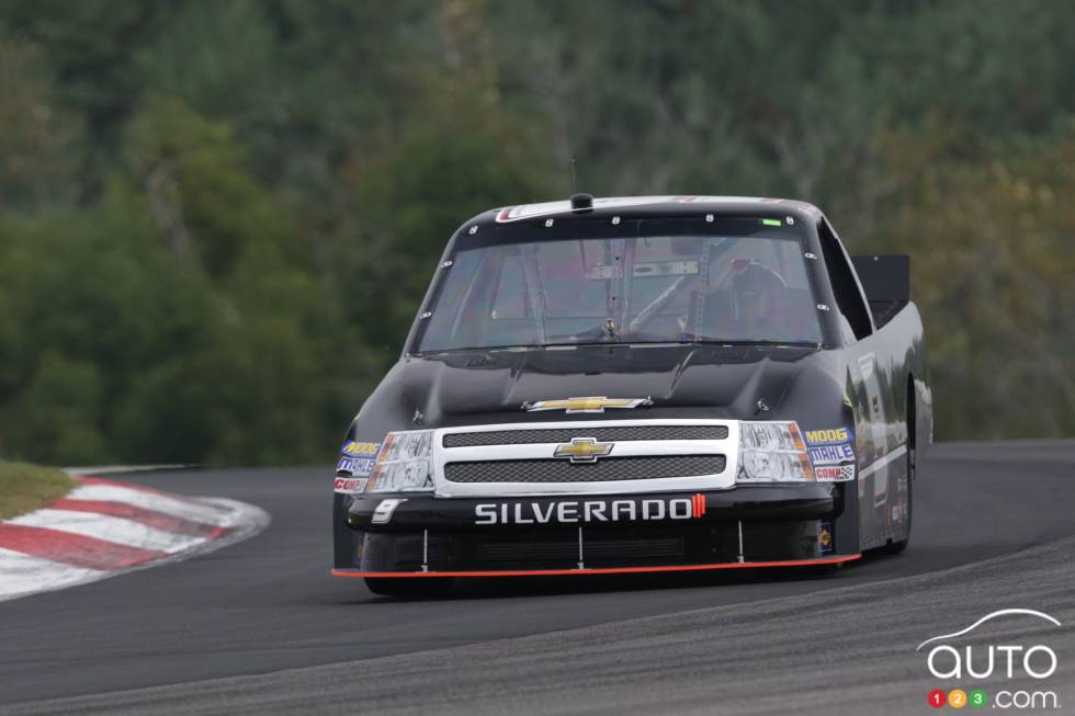 Ron Hornaday Jr, Chevrolet NTS Motorsports in action during friday's first practice session