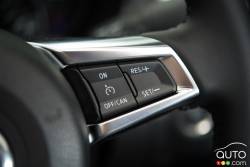 Commande pour le régulateur de vitesse sur le volant du Fiat 124 Spyder 2016