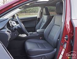 2016 Lexus NX 300h executive front seats
