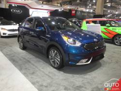 The Kia Niro stands out from other small SUVs and crossovers with a hybrid powertrain and attractive pricing.