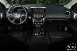 2015 Nissan Pathfinder Platinum AWD dashboard