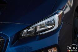 Phare avant de la Subaru WRX Sport-Tech 2016