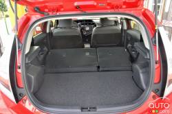 Rear trunk with lowered rear seat
