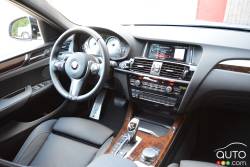 2016 BMW X4 M4.0i cockpit
