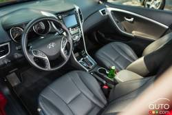 Habitacle du conducteur de la Hyundai Elantra GT Limited 2016