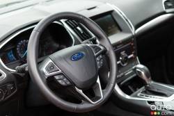 2015 Ford Edge Titanium steering wheel
