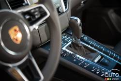 2017 Porsche Macan shift knob