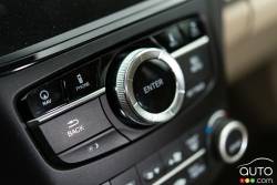 2016 Acura RDX Elite infotainement controls