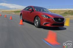 Conduite des test de Mazda G-Vectoring 2016