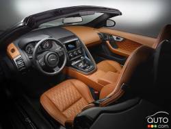 2017 Jaguar F-Type SVR dashboard