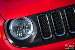2016 Crossover comparo pictures: 2016 Jeep Renegade headlight