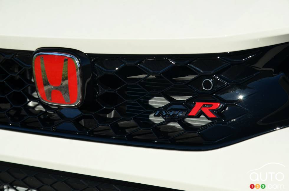 We drive the 2023 Honda Civic Type R