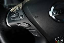 2015 Nissan Pathfinder Platinum AWD steering wheel mounted audio controls
