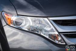 2016 Toyota Venza Redwood edition headlight