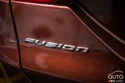 Écusson du modèle de la Ford Fusion Titanium 2016