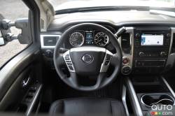 2016 Nissan Titan XD steering wheel