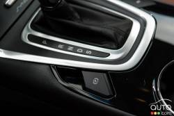 2015 Ford Edge Titanium interior details