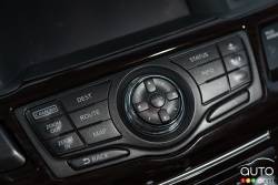 2015 Nissan Pathfinder Platinum AWD infotainement controls