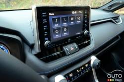 Multimedia display of the 2019 Toyota RAV4 XSE Hybrid