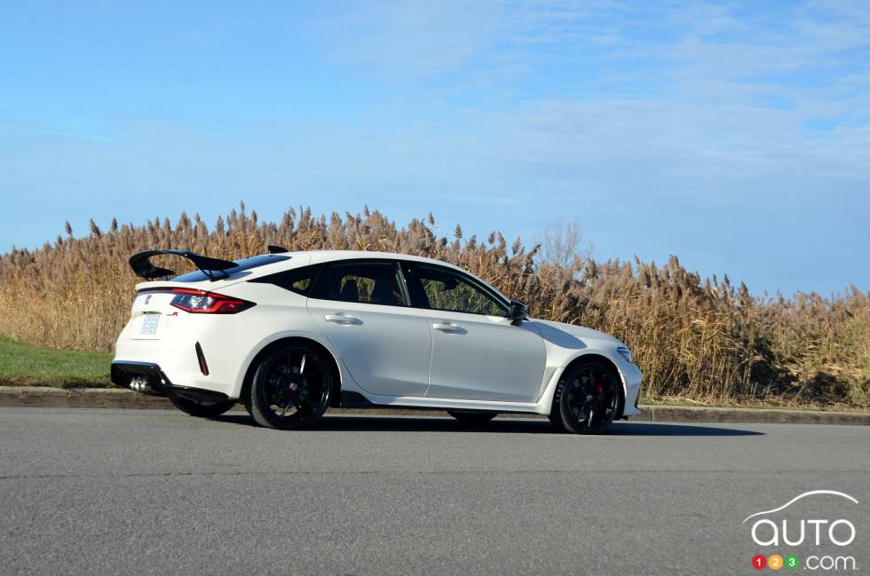 We drive the 2023 Honda Civic Type R