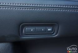 Détail intérieur du Nissan Pathfinder Platinum 2016