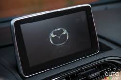 Écran info-divertissement de la Mazda MX-5 2016