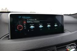 2016 BMW X1 infotainement display