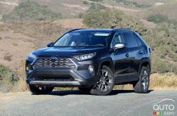 3/4 front view of the 2019 Toyota RAV4 Limited