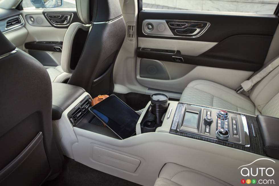 Introducing the 2019 Lincoln Continental Coach Door Edition