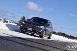 2016 BMW X1 front 3/4 view