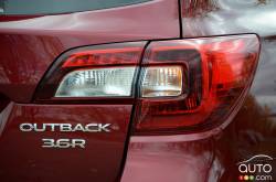 2016 Subaru outback tail light